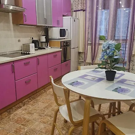 Apartment Апартаменты Независимости 168-2 *