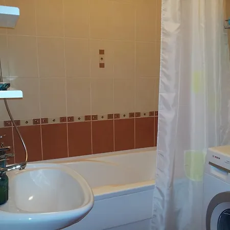 Apartment Апартаменты Независимости 168-2 *